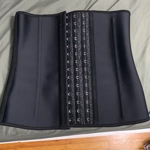 black waist trainer